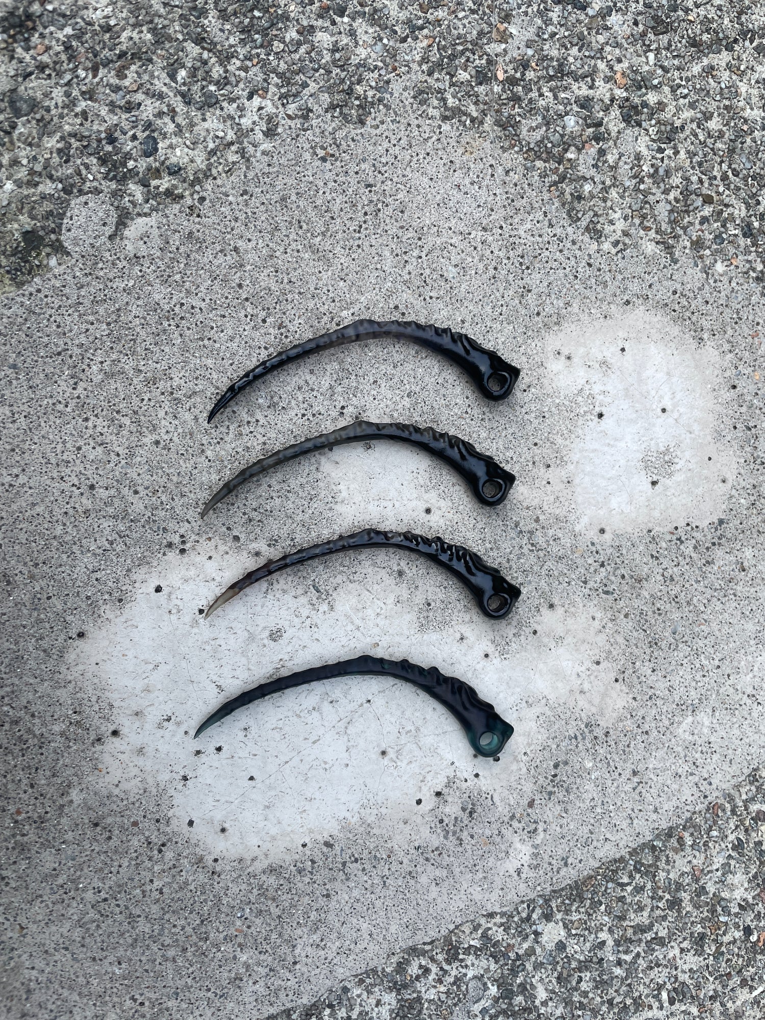 CLAW KEYCHAIN