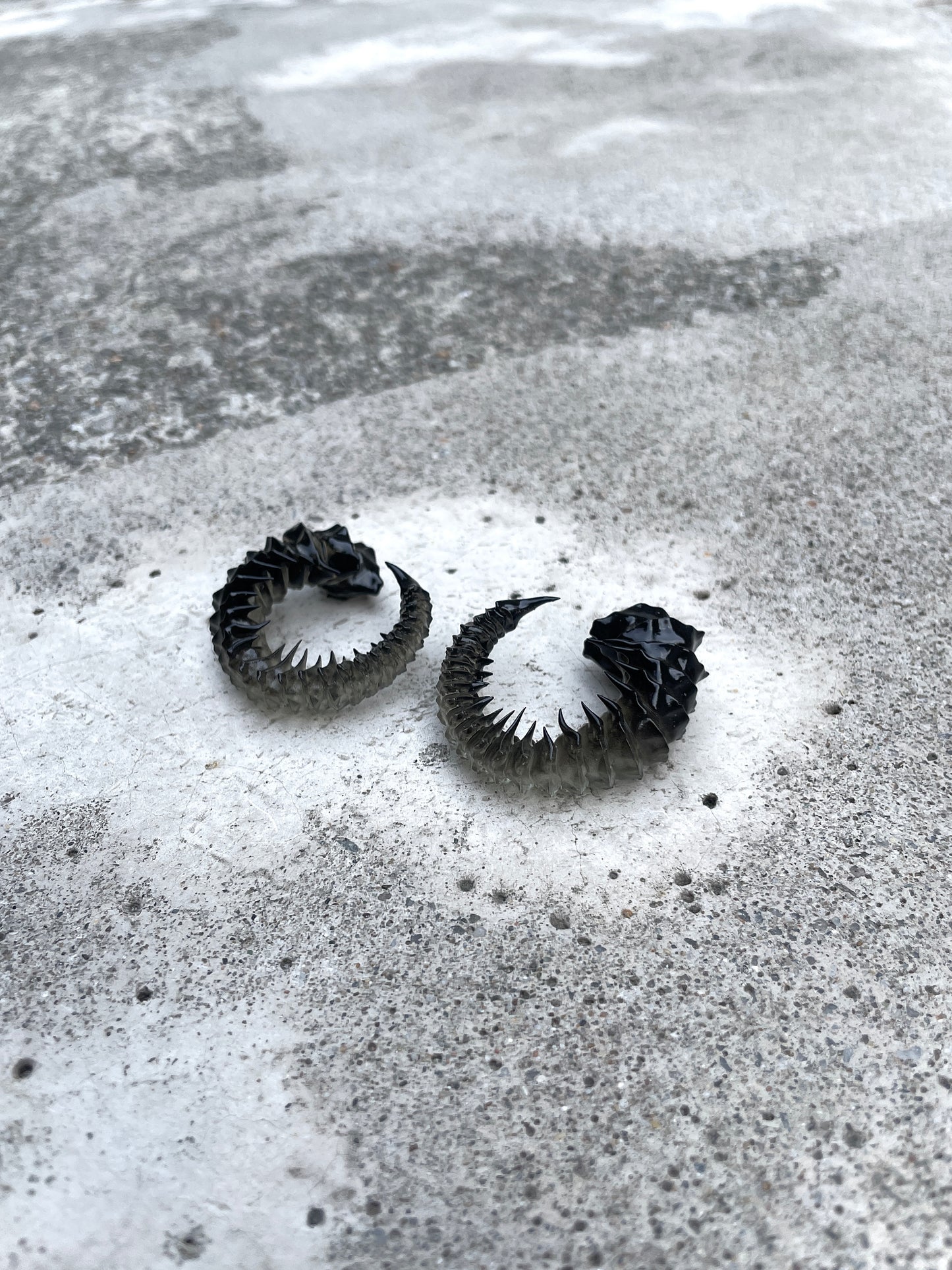 MINI HELIX HORN - TAR SHADE